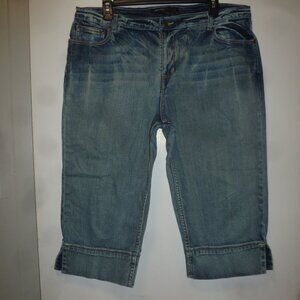 Cute Jeanology Distressed Capri Jeans Sz16